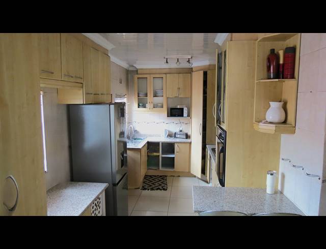 3 BEDROOM FREEHOLD FOR SALE IN KAGISO